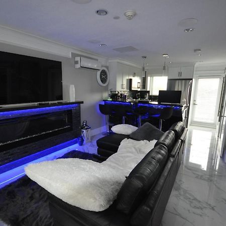 Beautiful Bright 3 Bed Townhouse Apartment Vancouver Bagian luar foto