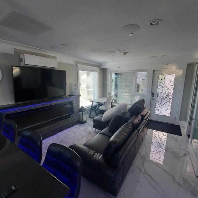 Beautiful Bright 3 Bed Townhouse Apartment Vancouver Bagian luar foto