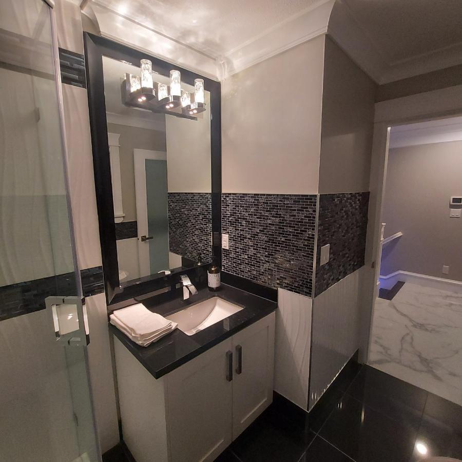 Beautiful Bright 3 Bed Townhouse Apartment Vancouver Bagian luar foto