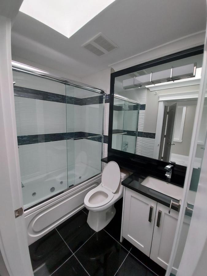 Beautiful Bright 3 Bed Townhouse Apartment Vancouver Bagian luar foto